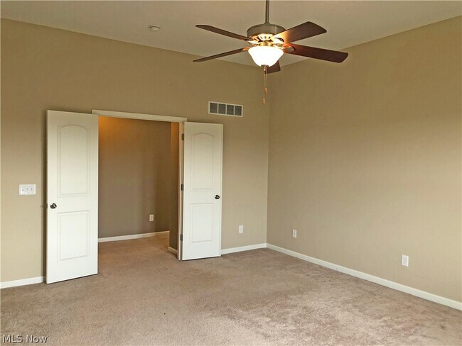 Building Photo - 3696 Kenway Blvd