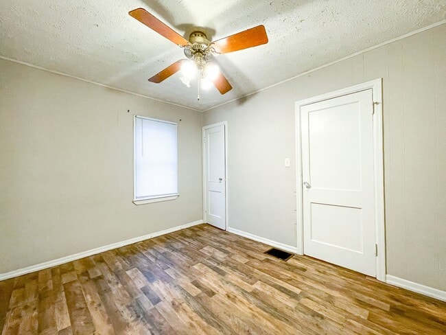 Building Photo - 409 S Dearborn St