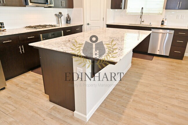 Building Photo - 502 Traverse Dr S