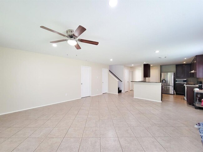 Building Photo - 2131 Cold River Dr