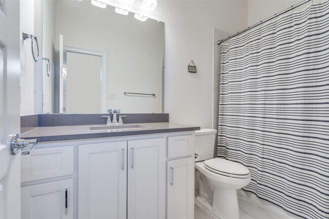 Building Photo - 10215 Blackenhurst Ln