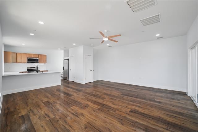 Building Photo - 401 Bryan St