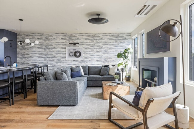 Building Photo - 1117 3rd Ave S