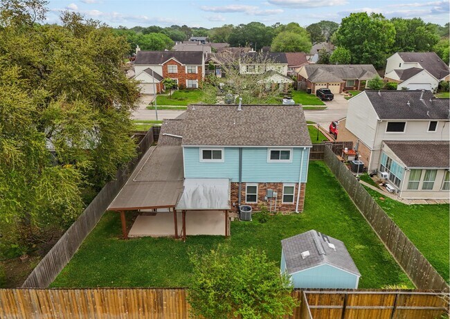 Building Photo - 4214 Fernside Dr