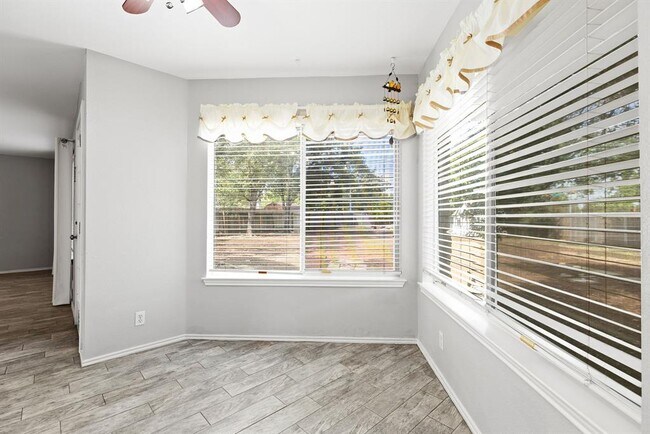 Building Photo - 16802 Bailey Jean Dr