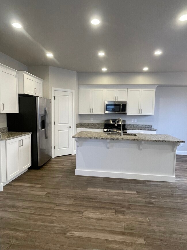 Building Photo - 489 N 530 W