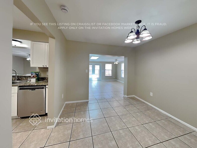 Building Photo - 5335 Laurelwood Pl