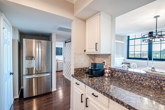 Building Photo - 1100 Harvard St