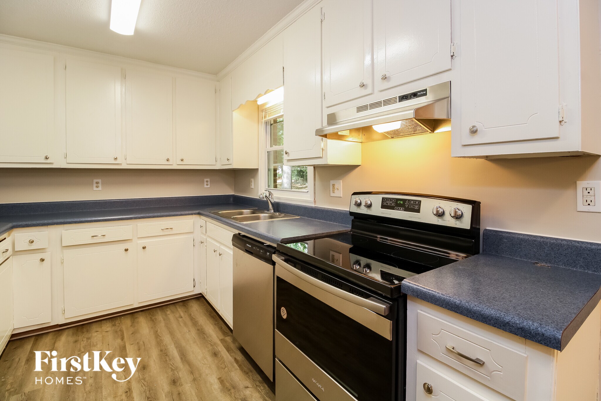 Building Photo - 625 Scott Dr