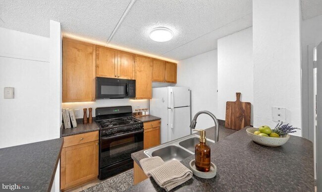 Building Photo - 60 S Van Dorn St