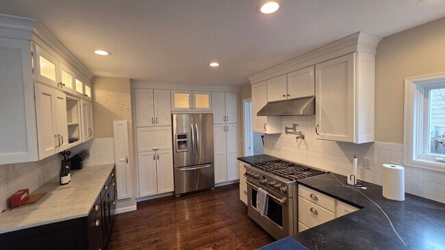 Building Photo - 7 bedroom 5 Bath Home In Desirable Boulder Location - Partially Furnished - 6 Month Lease Only