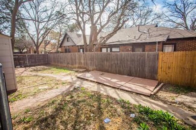 Building Photo - 1602 Avenue X