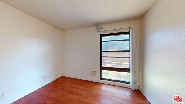 Building Photo - 7777 W 91st St