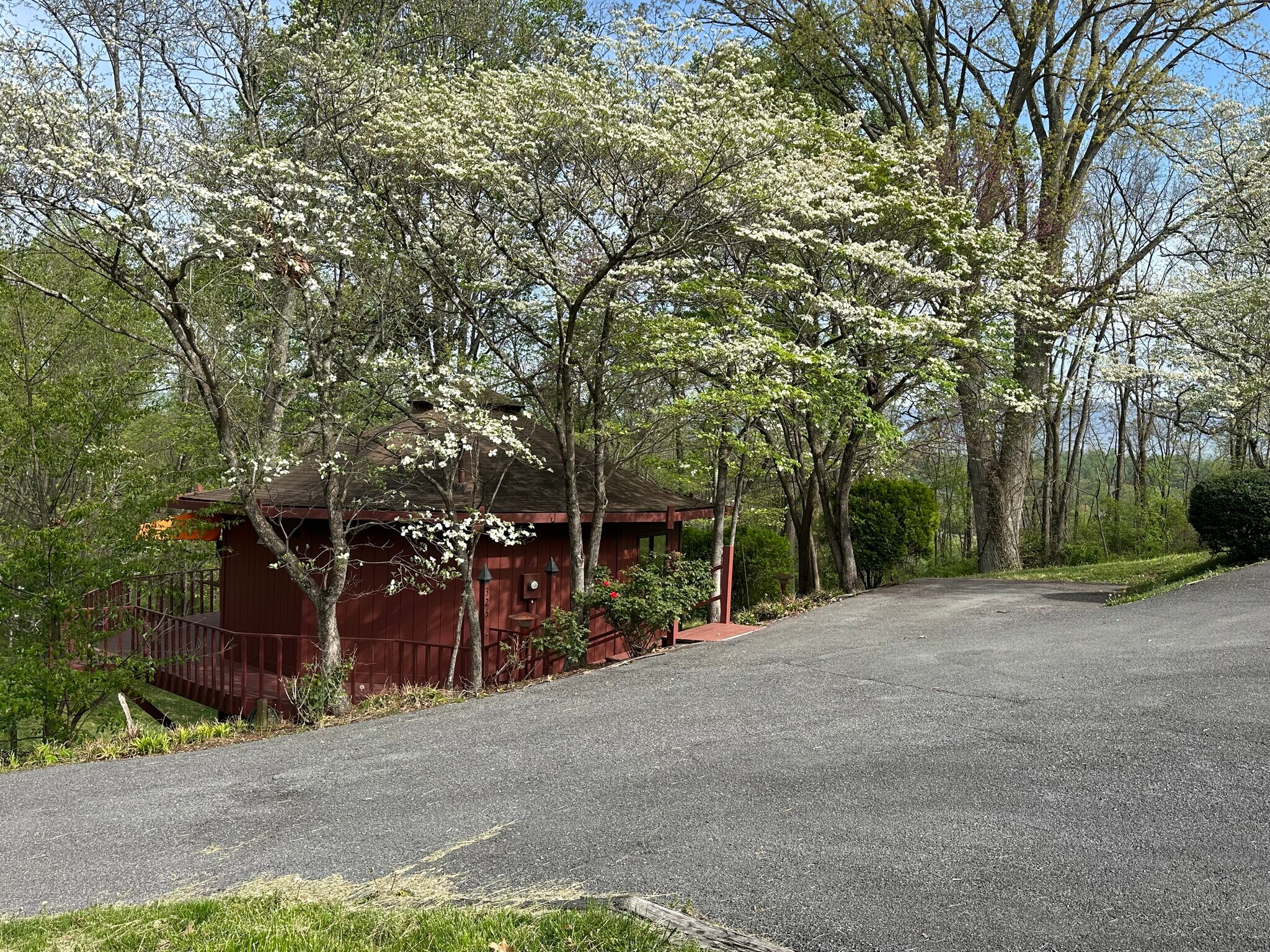 Building Photo - 325 Poplar Hill Ln