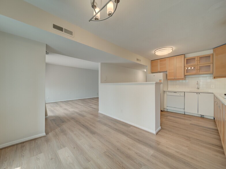 Building Photo - 5017 7th Rd S