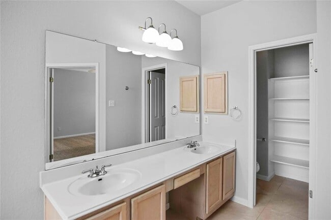 Building Photo - 17504 Lake Pines Dr