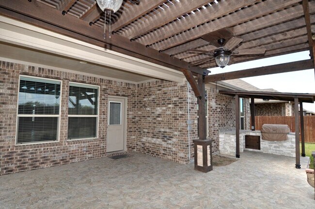 Building Photo - 548 Dunster Ln