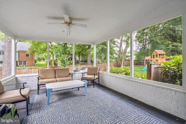 Building Photo - 2502 Duxbury Pl