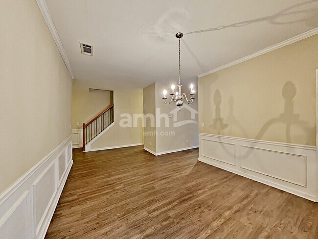 Building Photo - 303 Hidden Creek Ln