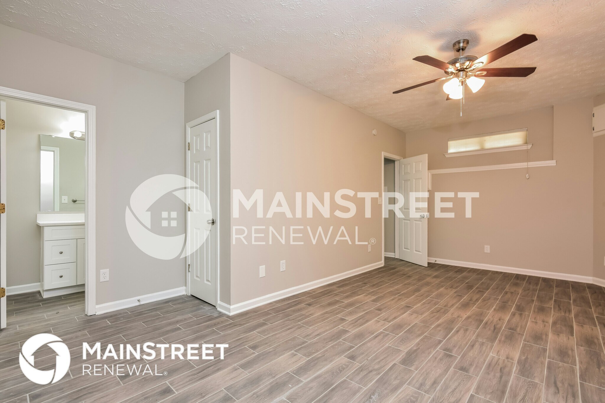 Building Photo - 657 Lake Dr SW