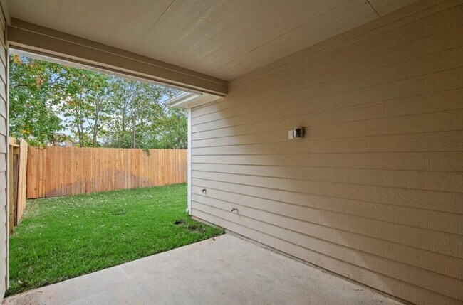 Building Photo - 3640 Standing Rock Dr