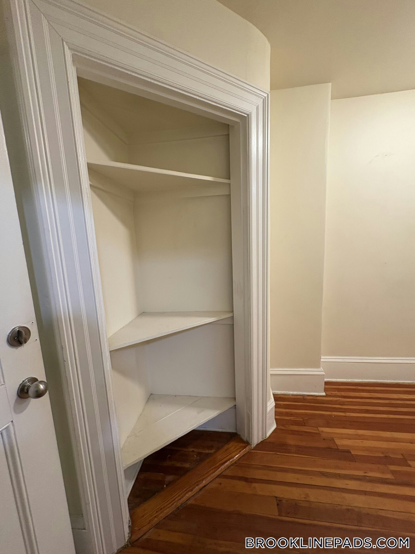 Building Photo - 1463 Beacon St