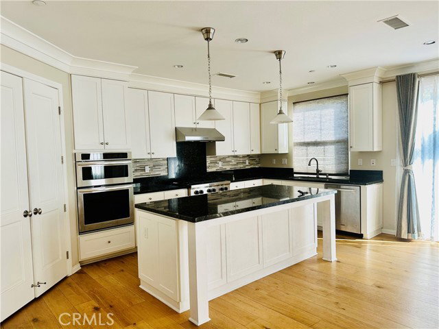 Building Photo - 102 Chestnut Grove