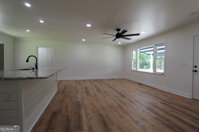 Building Photo - 8142 Alabama Hwy