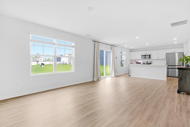 Building Photo - 4949 Sanford Grv Pl