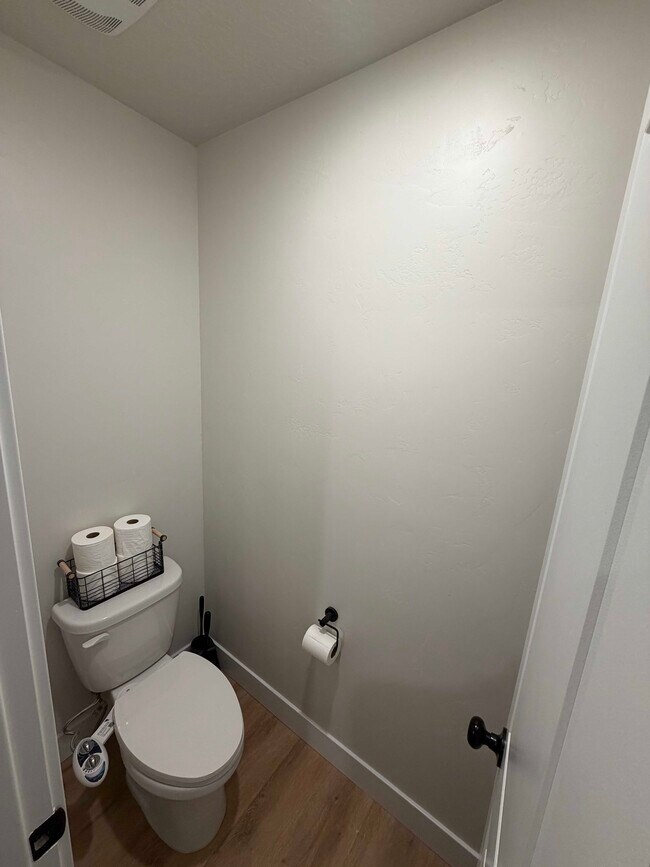 Building Photo - 1162 N 550 W