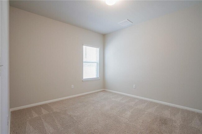 Building Photo - Beautiful and Spacious 4 BR / 3 BA Home fo...