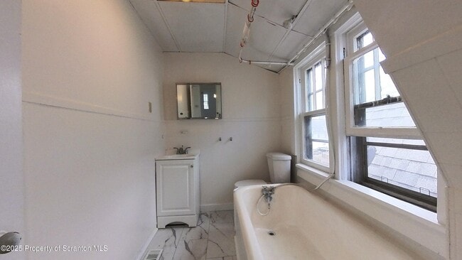 Building Photo - 52 Luzerne St