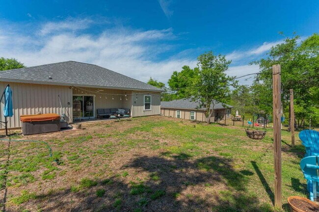 Building Photo - RENTAL 3/2 split floor plan move in ready!