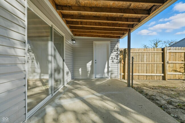 Building Photo - 2908 S Walcott St