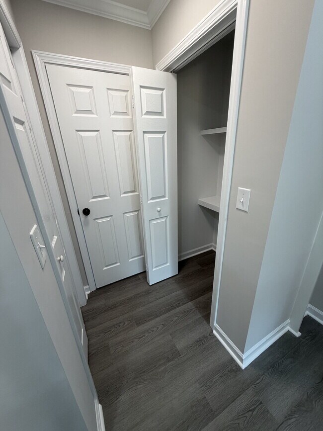 Building Photo - Pet-Friendly Charming 3-Bedroom, 2-Bath Home on Harrison Ave – Your Cozy Retreat Awaits!"
