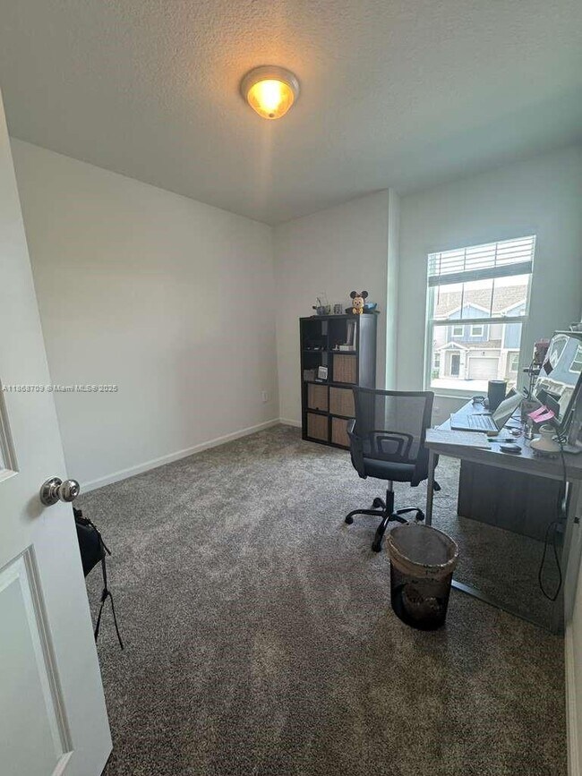 Building Photo - 2954 Savoir