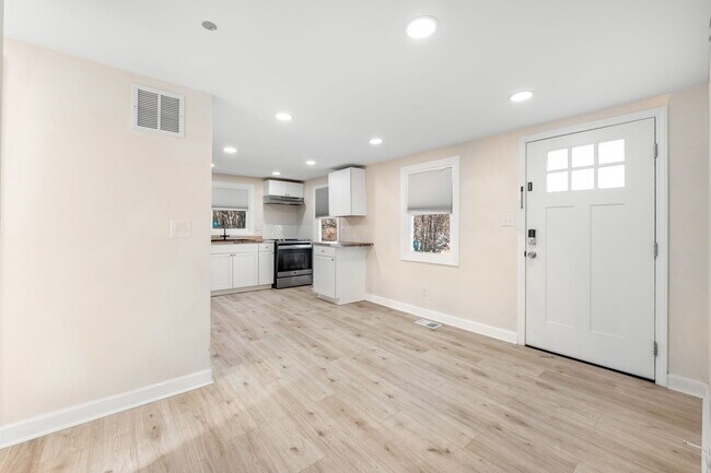 Building Photo - 2625 Booker Ave