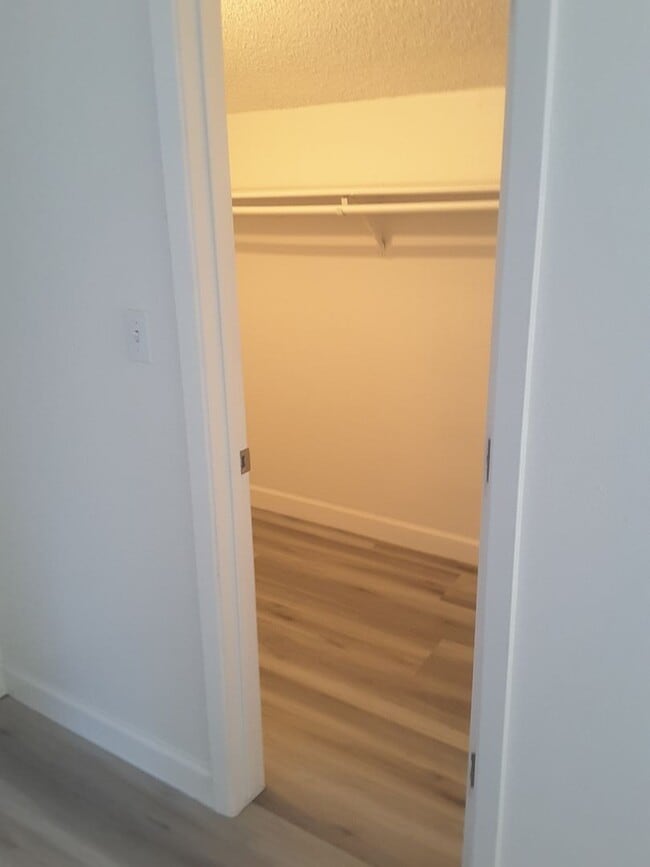 Building Photo - NEWLY REMODELED, SPACIOUS 2 BEDROOM 1 BATH CONDO IN WILDCREEK GARDENS