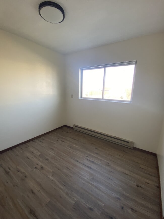 Building Photo - 306 Columbine Ave