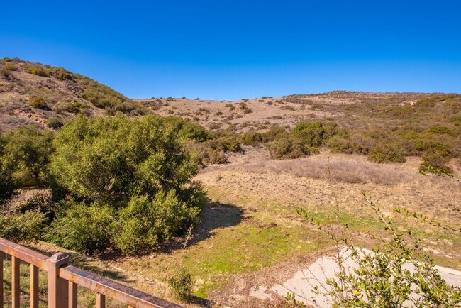 Building Photo - 2663 Yellowwood Dr