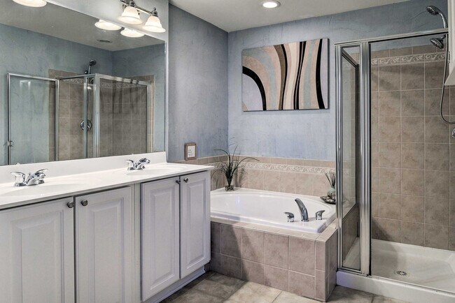 Building Photo - 5077 Cameo Terrace