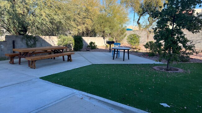 Patio with Barbecue Machine - 1641 N 51st St