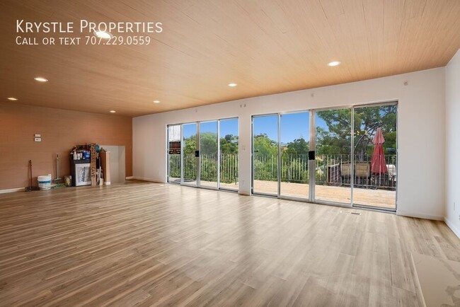 Building Photo - Stunning Home with Mt. Diablo Views in Eas...