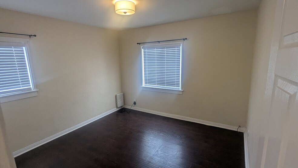 Building Photo - 1019 N Virginia Ct