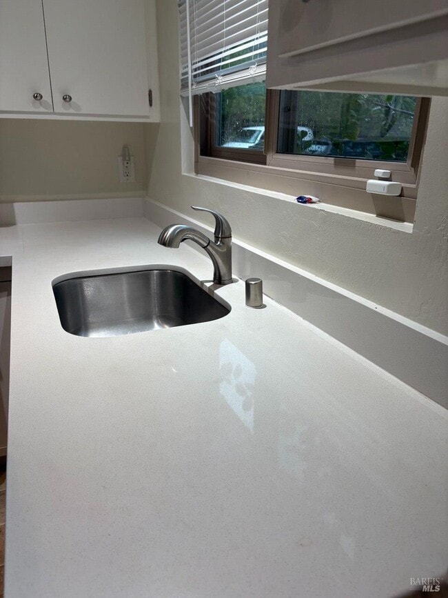 Building Photo - 323 Bolinas Rd