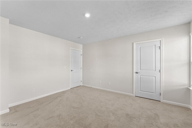Building Photo - 3383 Jackson Park Dr
