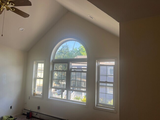 Building Photo - 121 Depew Ave