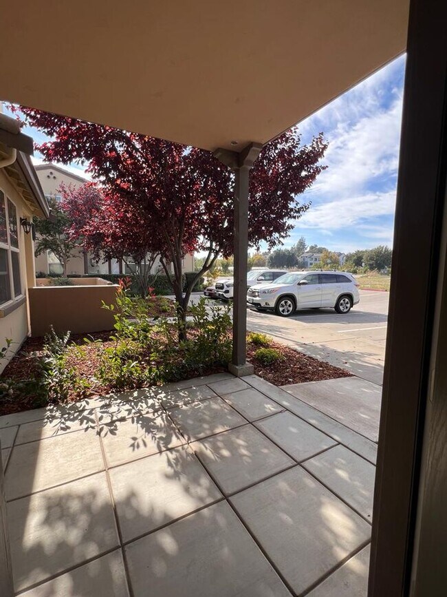 Building Photo - 427 Anchor Ln