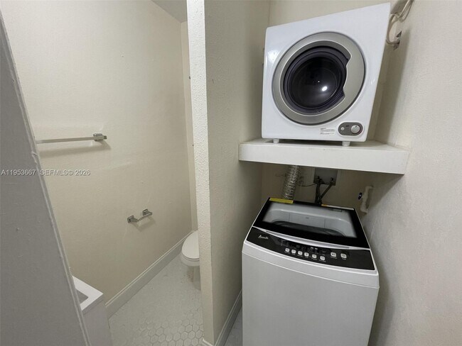 Building Photo - 218 Santillane Ave