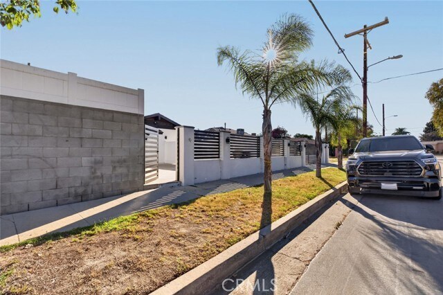 Building Photo - 13214 Stagg St